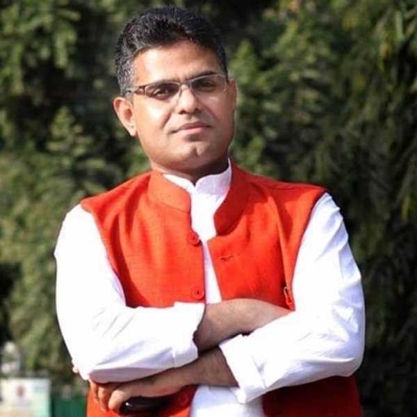 मजबूत स्थिति के बावजूद राजनीति में सवर्णों का घटता कद चिंताजनक : माधव आनंद